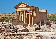 Древний город Дугга